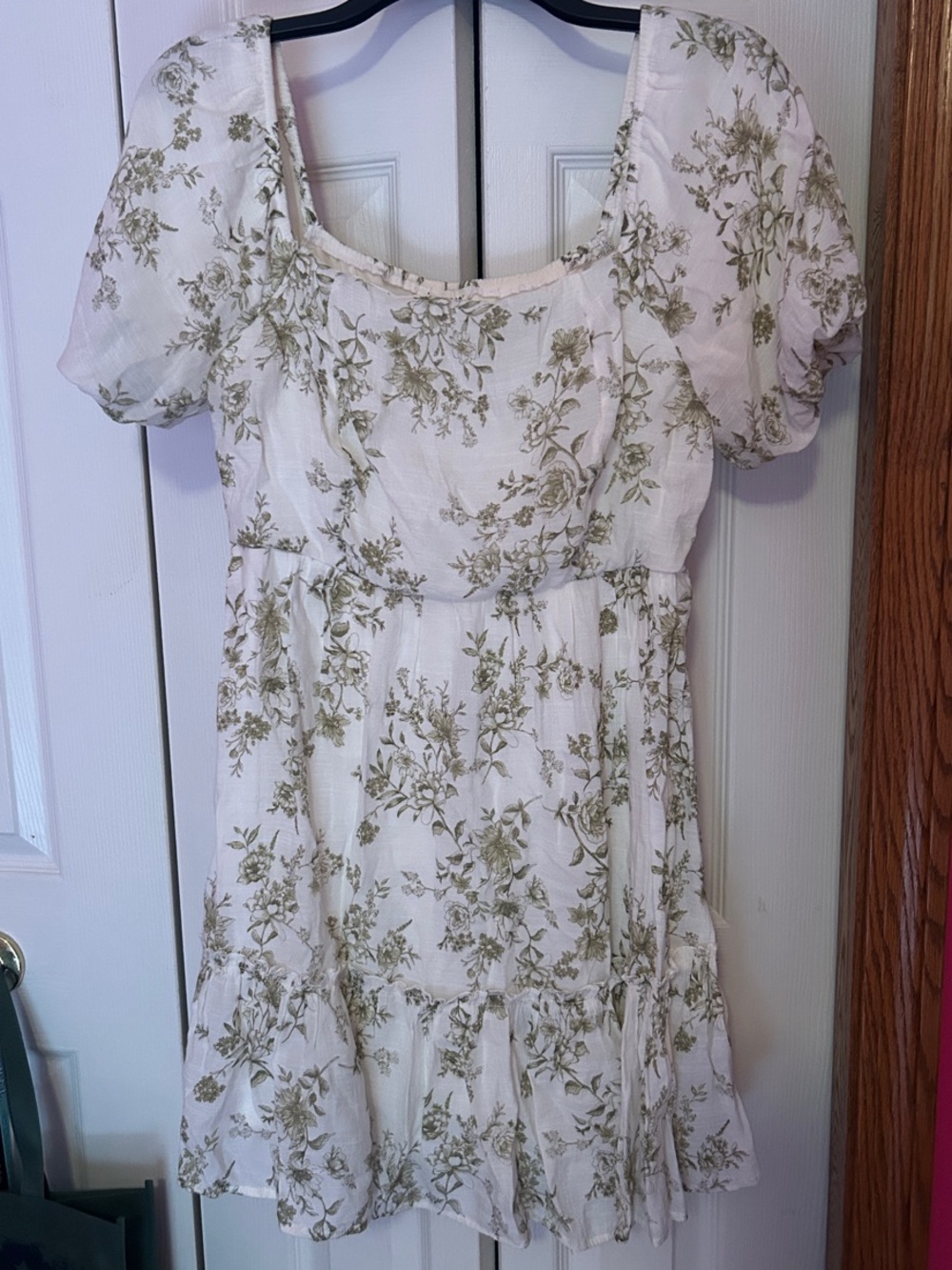 White Floral Puff-Sleeve Dress